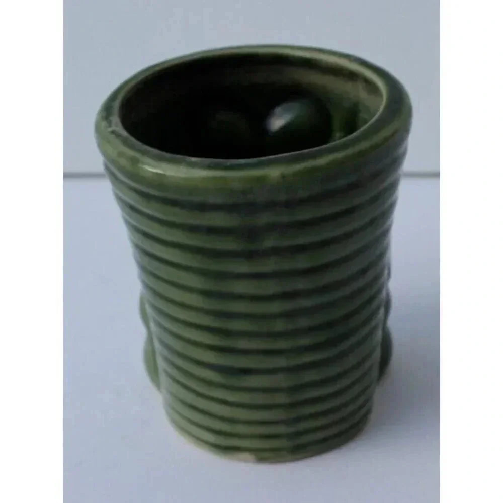Vintage Glazed Green Ceramic Kissing Elephant Planter W/ Trunks Love Heart